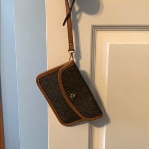 Michael Kors removable pouch